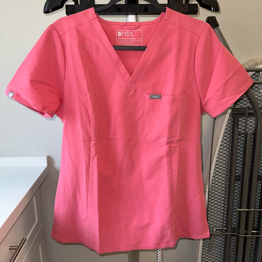 FIGS Women's Pink Scrub Set-V-Neck Scrubs Top (M) and straight leg pants (S)